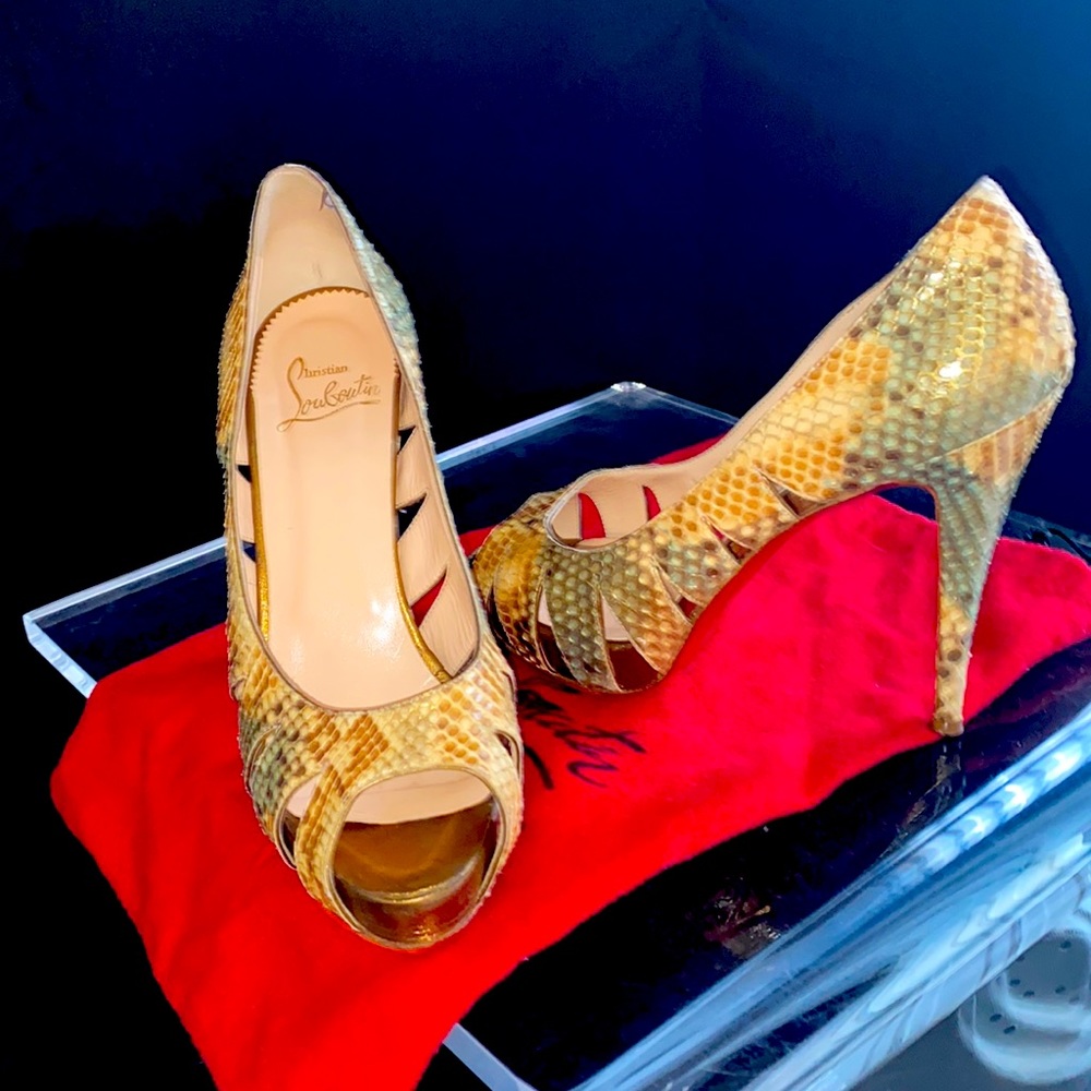 Christian Louboutin water snake peep toe platform pump, size 39 1/2